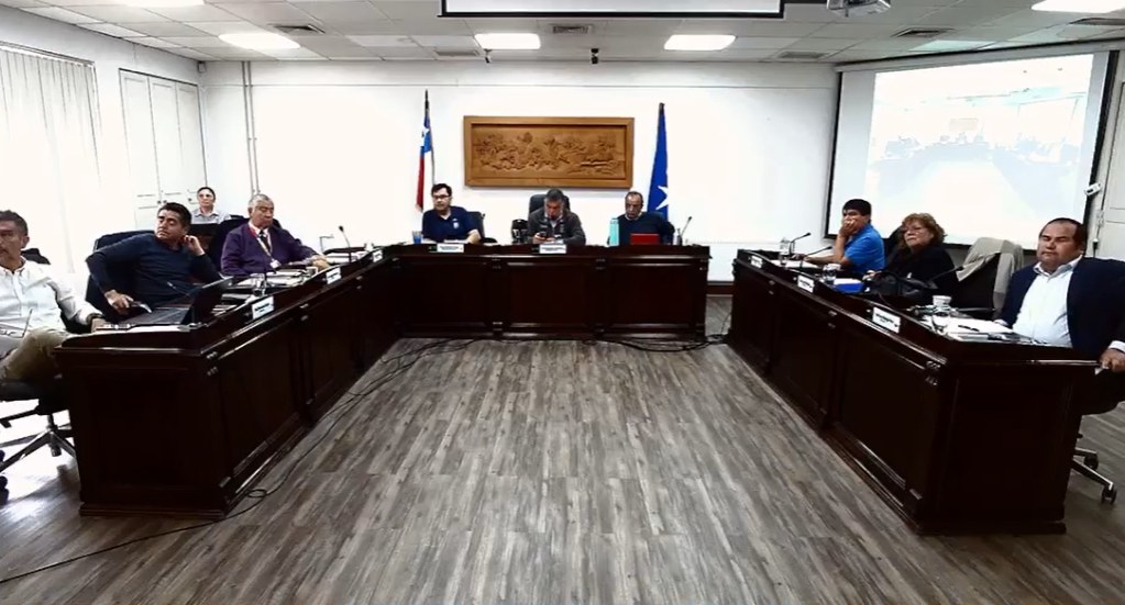 FUNCIONARIA DE LA SEREMI DE TRANSPORTE, ACUSA QUE ALGUNOS FUNCIONARIOS MUNICIPALES DE PADRE LAS CASAS SE SALTAN LA FILA CON LAS HORAS PARA LICENCIAS DE CONDUCIR