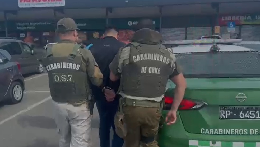 CARABINEROS DETUVO A DOS SUJETOS QUE RETIRABAN UNA ENCOMIENDA CON MARIHUANA, EN SUCURSAL STARKEN DE PADRE LAS CASAS