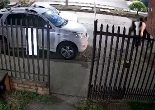 RIÑA PROVOCADA POR MAL ESTACIONAMIENTO EN LA AVENIDA HUICHAHUE, ESTO EN PADRE LAS CASAS