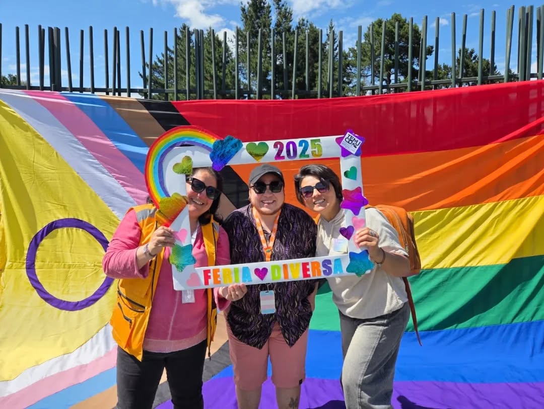EL PASADO SÁBADO 08 DE NOVIEMBRE VIVIMOS UNA JORNADA LLENA DE COLORES, COMUNIDAD Y BIENESTAR EN LA FERIA DIVERSA