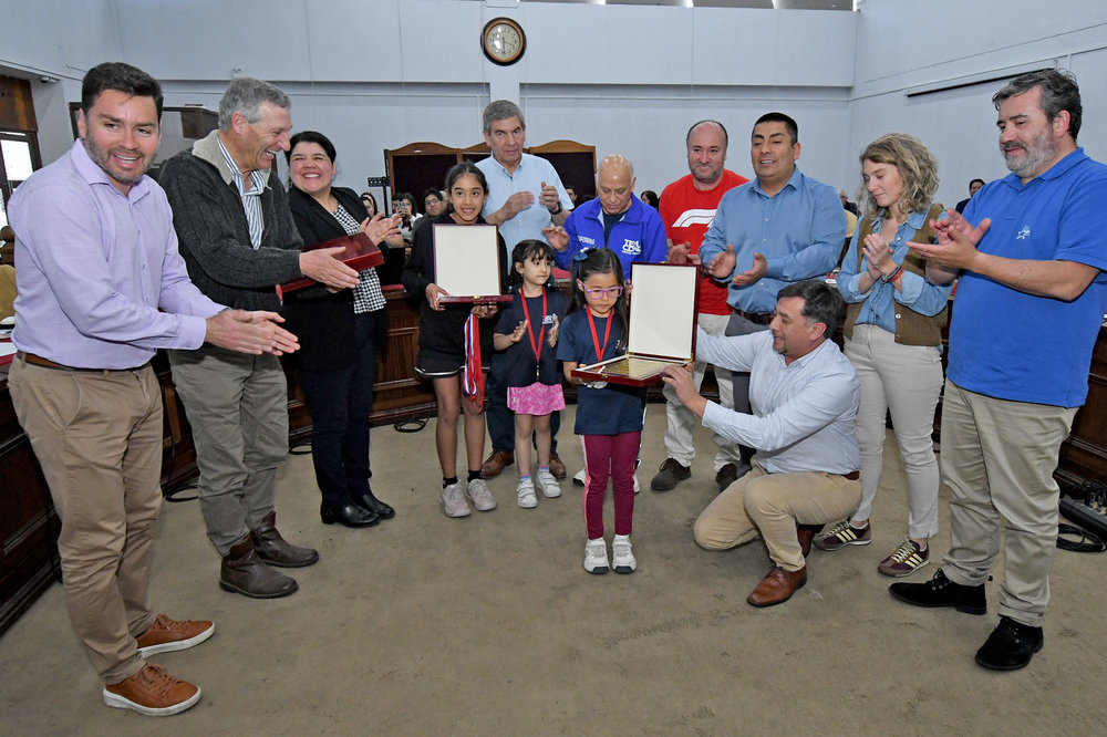 TEMUCO RINDE HOMENAJE A SUS PROMESAS DEL TENIS Y CELEBRA EL SALTO DE SUS ATLETAS AL CIRCUITO ATP CHALLENGER