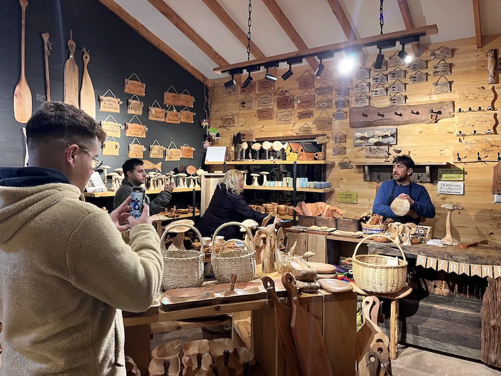 PUCÓN, LA CUNA DEL INDIO PÍCARO Y DE LA MEJOR ARTESANÍA DEL SUR DE CHILE