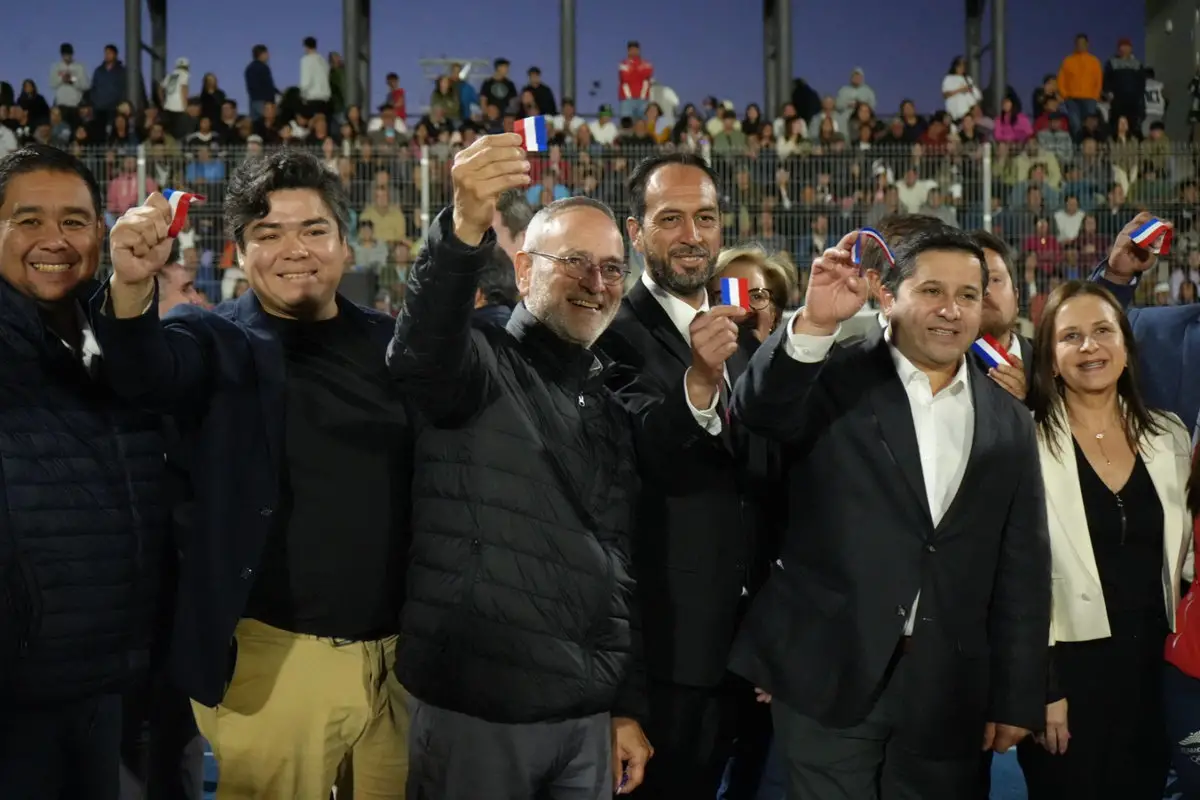 Lautaro inaugura Parque Estadio con históricos del fútbol Chileno.