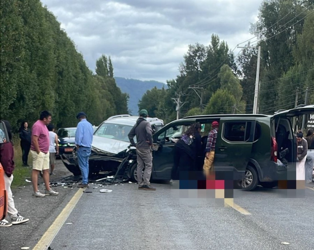 Cuerpo de Bomberos de Villarrica, Samu y Carabineros proceden a colisión de vehículos menores, la ruta de Villarrica a Licanray frente al aeródromo.
