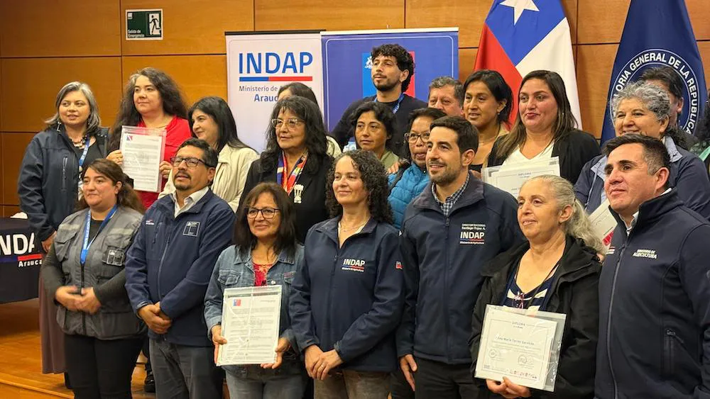 Entregan 31 resoluciones sanitarias a productores de La Araucanía.