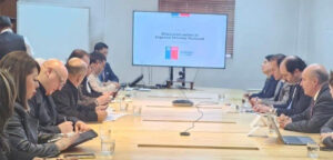 Gobierno ingresa proyecto para el nuevo salario mínimo: «Por su lado la C.U.T. pide más de $100 mil pesos de reajuste»