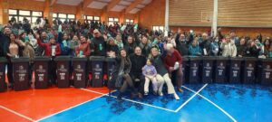 Seiscientos contenedores de basura reparte el municipio de Pitrufquén a familias de juntas de vecinos.