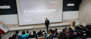 U.C.T. aborda rol de la auditoría en la confianza del mercado y sector público.