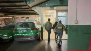 Carabineros de Chile detiene a reina de la estafa de vehículos en la comuna de Padre Las Casas: Tenía 3 órdenes de detención vigente.