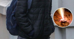 Estudiante arriesga la cancelación de su matrícula tras lanzar petardo a compañero en Temuco.