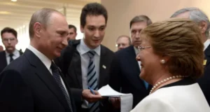 Bachelet prepara reunión con Putin en Rusia en plena carrera por liderar la ONU.