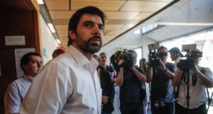 Formalizan a Joaquín Lavín León por presuntos delitos de corrupción.