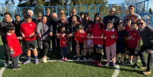 La comuna de Pitrufquén inaugura su primera cancha de pasto sintético y marca un hito para el deporte comunitario.