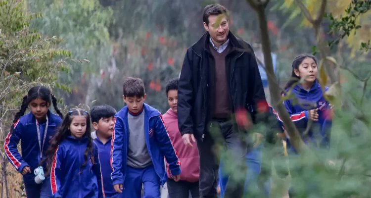 COLUMNA: Siempre participan los mismos: El debate por la figura de los «padres voluntarios» en los colegios.