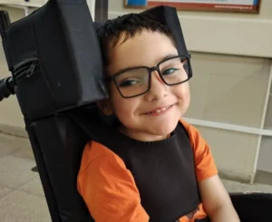 Cruzada contra el tiempo: «Campaña solidaria busca recaudar $100 millones para salvar la vida de un niño puconino»