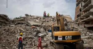 Piden no demoler edificios sin sacar cuerpos tras terremoto en Venezuela: «Habrían 30.200 desaparecidos».