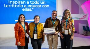 Trabajo con la comunidad permite al Colegio Alonso de Ercilla ingresar a la Red de Escuelas Líderes de la ciudad de Temuco.