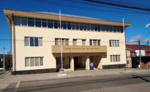 Contratos por $758 millones bajo la lupa: «Contraloría detecta negocios entre funcionarios municipales y sus familiares»