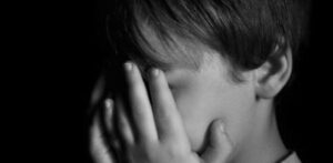 Denuncian que exadministrador municipal habría recibido antecedentes sobre presunto abuso sexual en hogar de menores y no los habría denunciado.