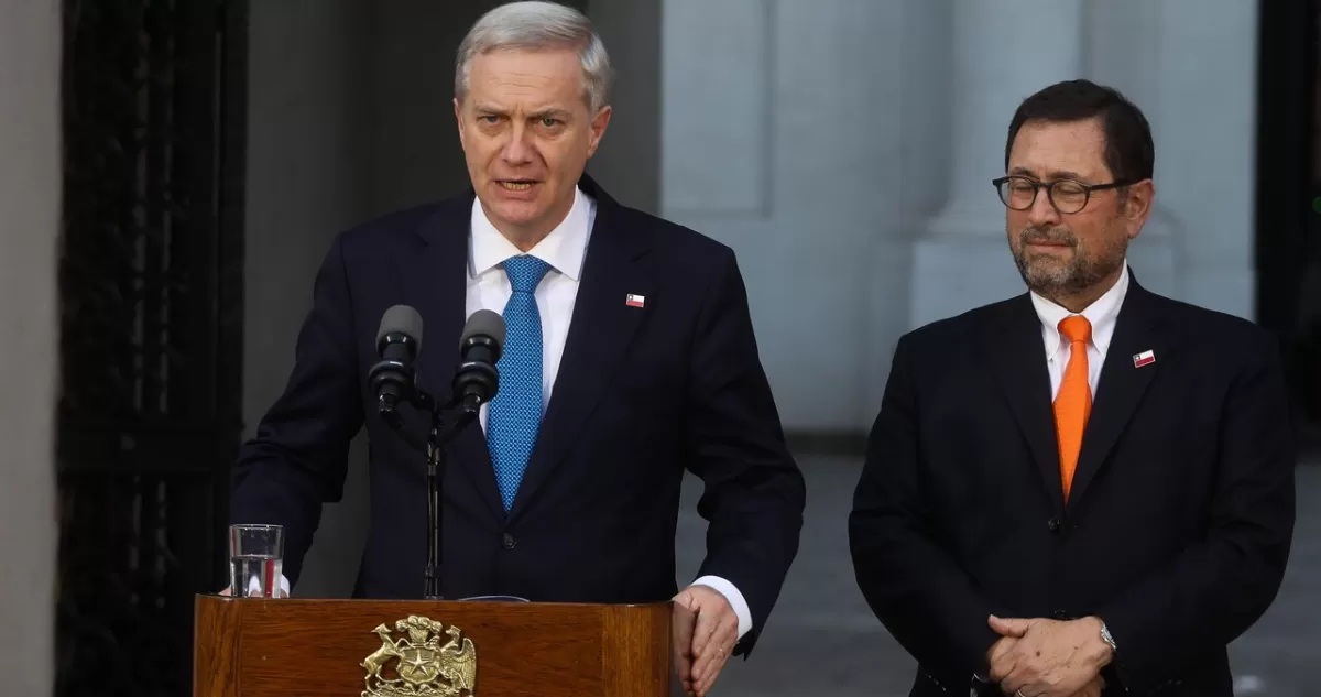 COLUMNA: Encuesta Cadem. «Desaprobación de Kast llega al 60% y aprobación de Canciller cae hasta el 43%».