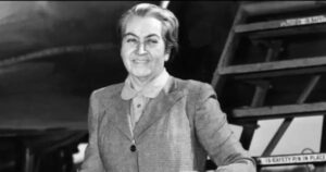 ENTREVISTA: ¿Es la Premio Nobel chilena, Gabriela Mistral, de derecha?