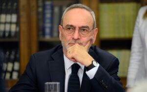 Fiscalía archiva denuncia contra «René Saffirio» por presunto fraude al fisco durante su etapa como diputado.