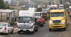 «Es insostenible»: Camioneros Centro Sur amenazan con paralización si se concreta una nueva alza de combustibles.