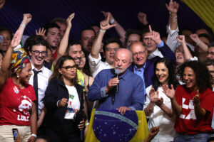 «Ganamos junto con el pueblo brasileño»: «Lula derrota a Bolsonaro y logra una histórica reelección».