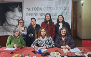 Mujeres representantes de partidos de oposición de La Araucanía constituyen Mesa Regional y declaran alerta máxima en defensa de los derechos de las mujeres.
